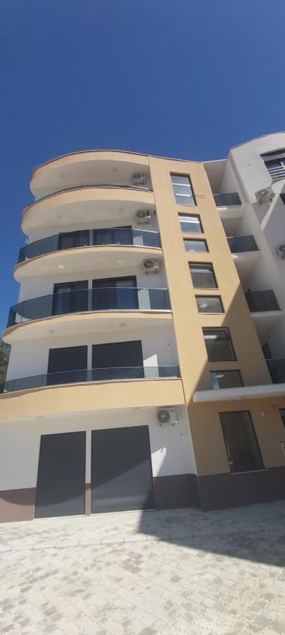 Apartament Mehmeti 乌尔齐尼 外观 照片